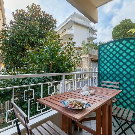 Cosy In With Balcony Appartement